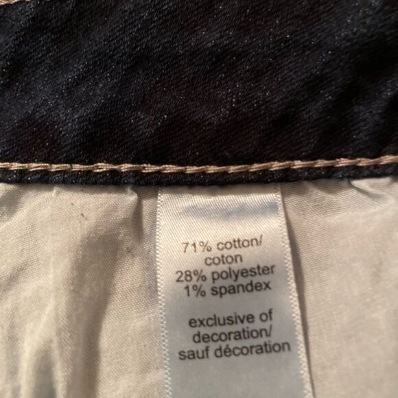 Maurice’s Mid Rise Crop Stretchy Jeans Size 2 New With Tag Waist 30”.
Rise 8.5” - Picture 8 of 8